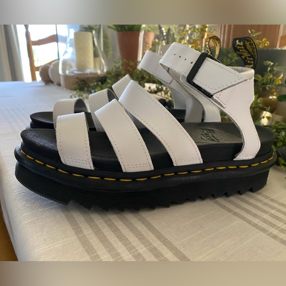 Dr. Martens AirWair White womens size 8 WORN ONCE 3 Strap Sandal with black tag - Picture 2 of 6